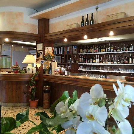 Hotel Marchina ブレシア エクステリア 写真