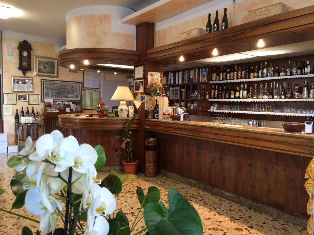 Hotel Marchina ブレシア エクステリア 写真