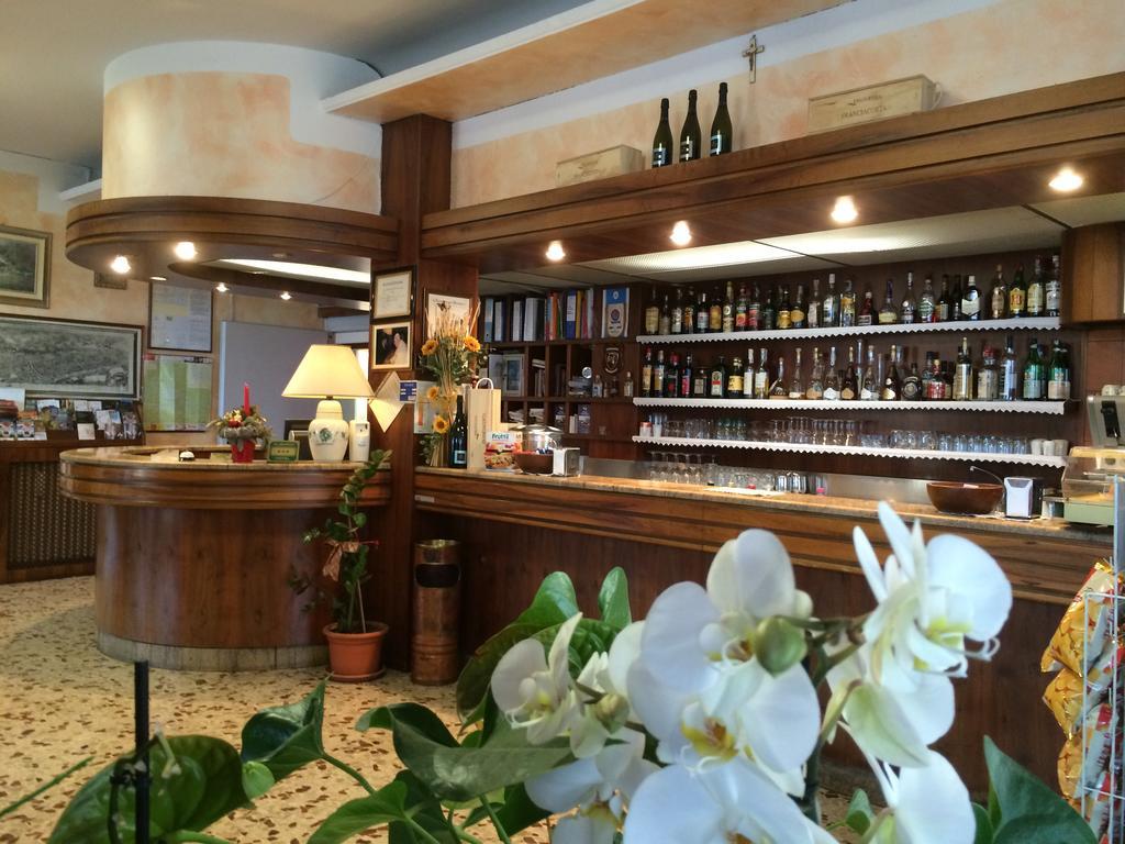 Hotel Marchina ブレシア エクステリア 写真